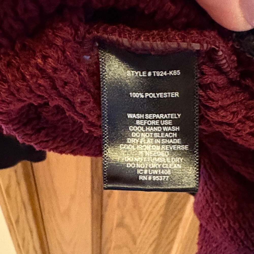 Sanctuary Burgundy V-Neck Sweater - Picture 9 of 10